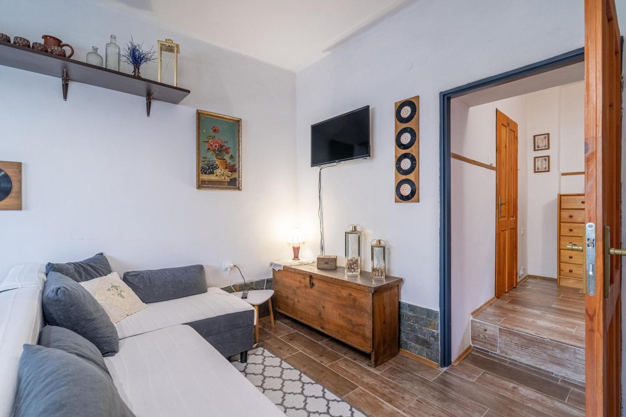 Holiday home Ema Nikol